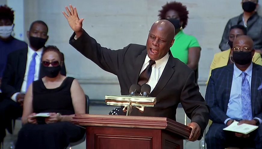 Rep. John Lewis Honored With Stirring Performance Of 'Amazing Grace'