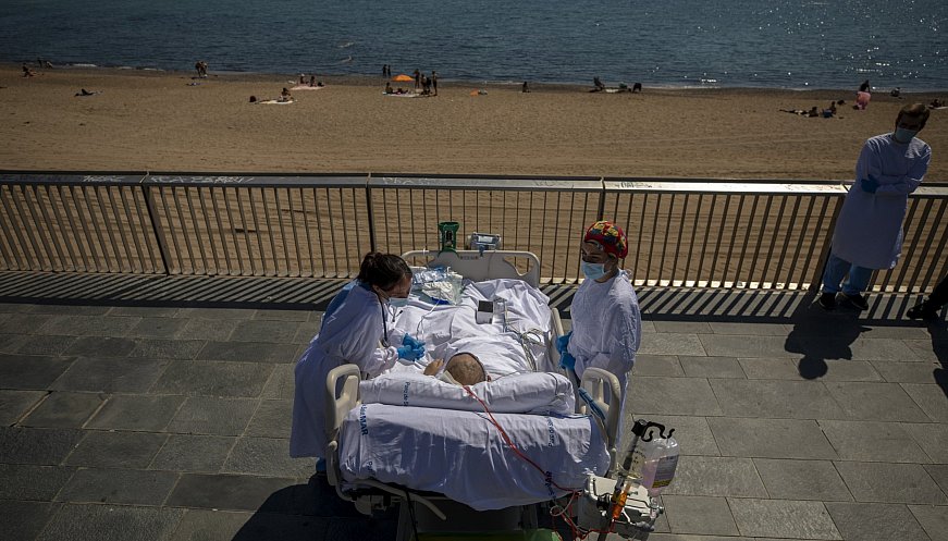 Doctors Hope Beach Trips Can Help ICU Virus Patients In Barcelona