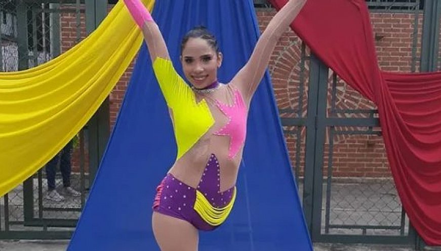 Venezuelan Salsa Dancer Performs At Accident Scene Where She Lost A Leg