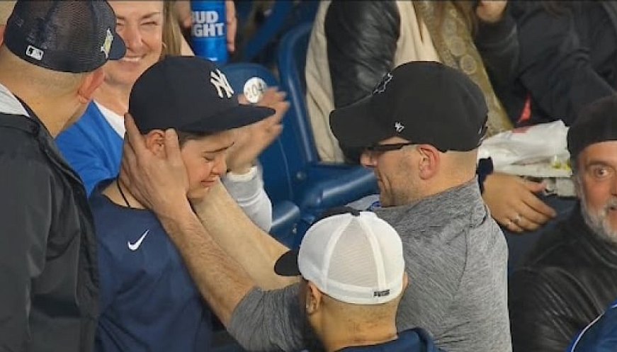 Toronto Blue Jays Fan Catches Home-Run Ball And Gives It To Young Yankees Fan 